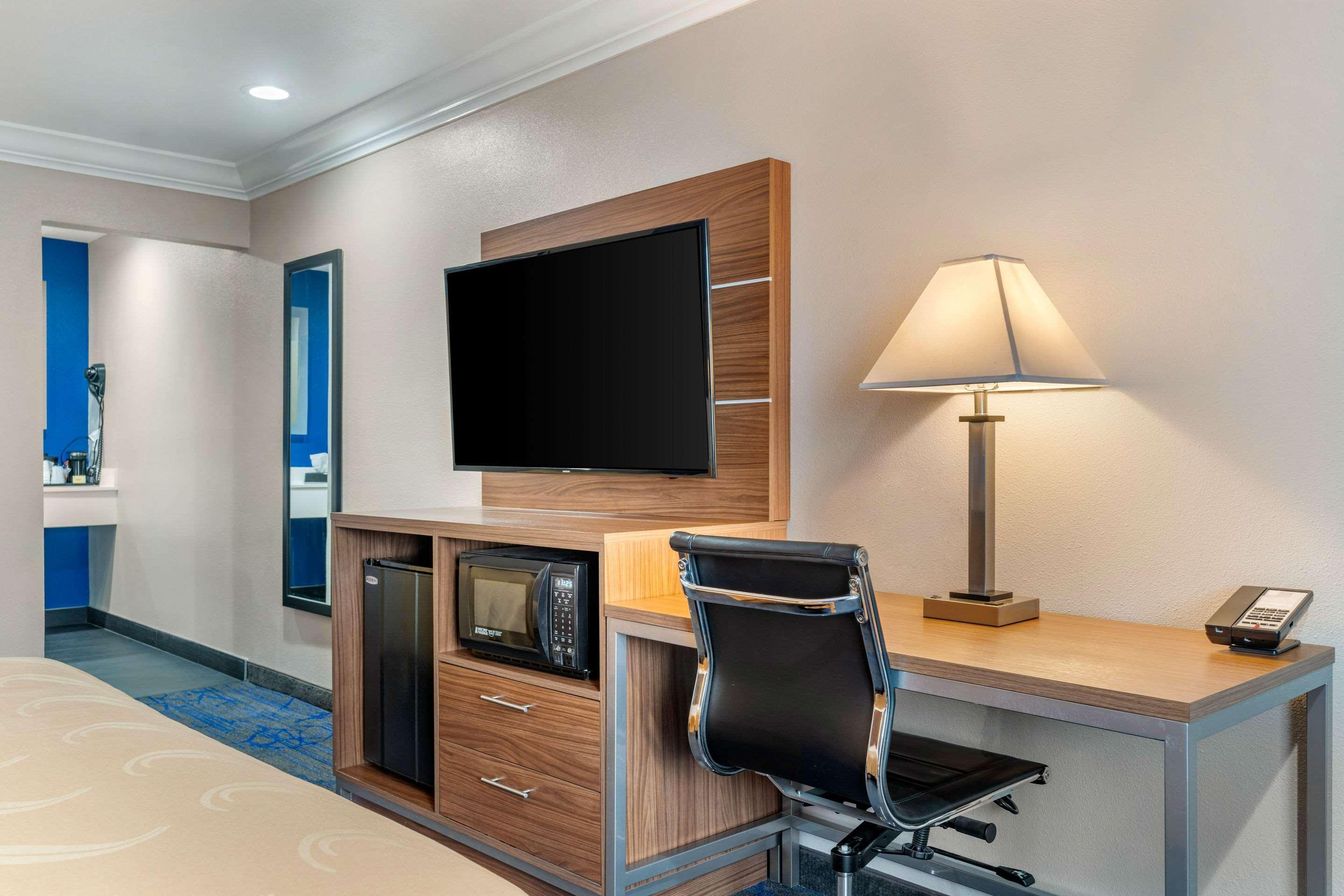 Quality Inn & Suites Vacaville Esterno foto