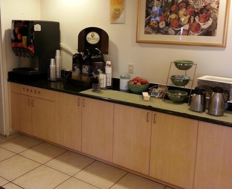 Quality Inn & Suites Vacaville Esterno foto