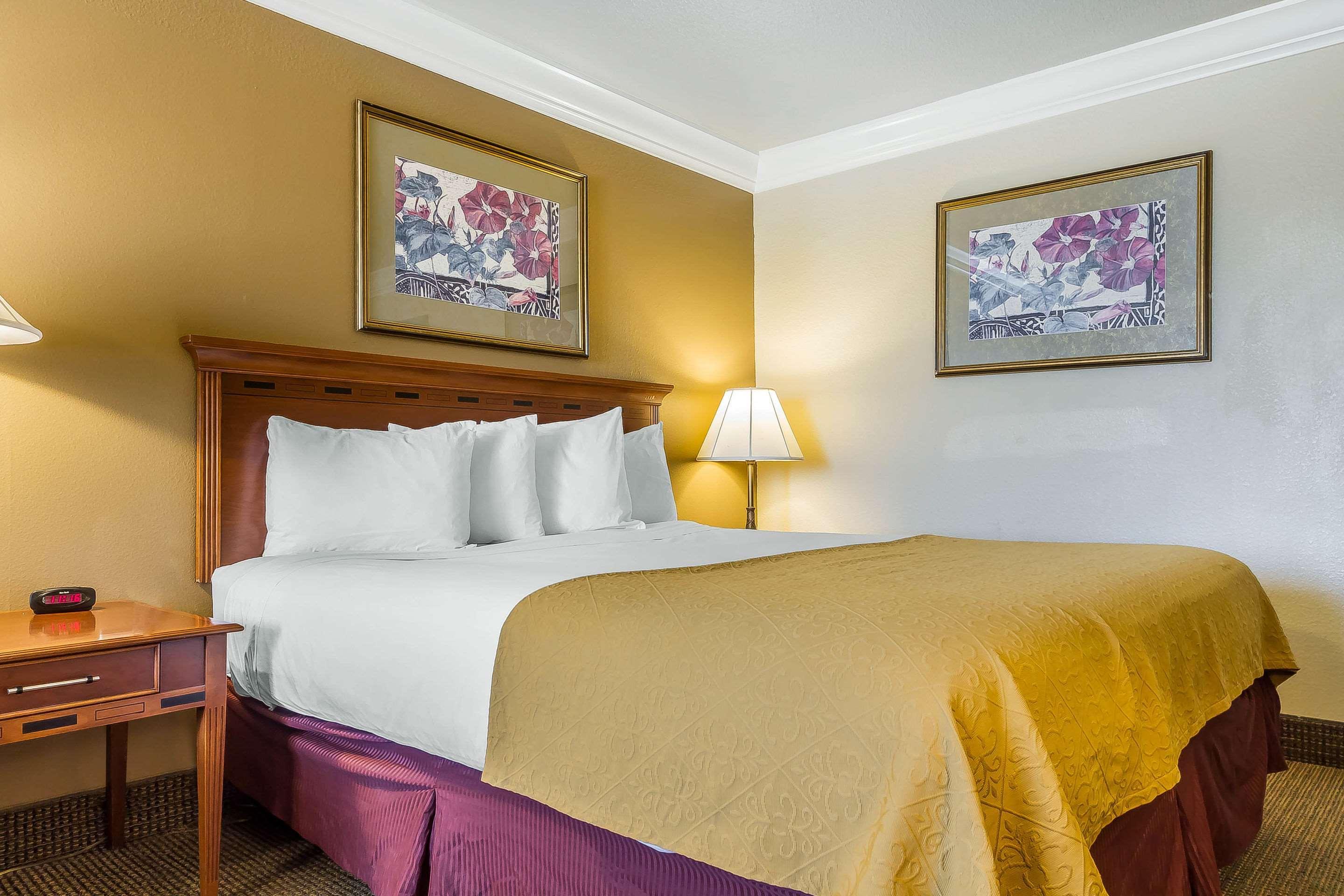 Quality Inn & Suites Vacaville Esterno foto