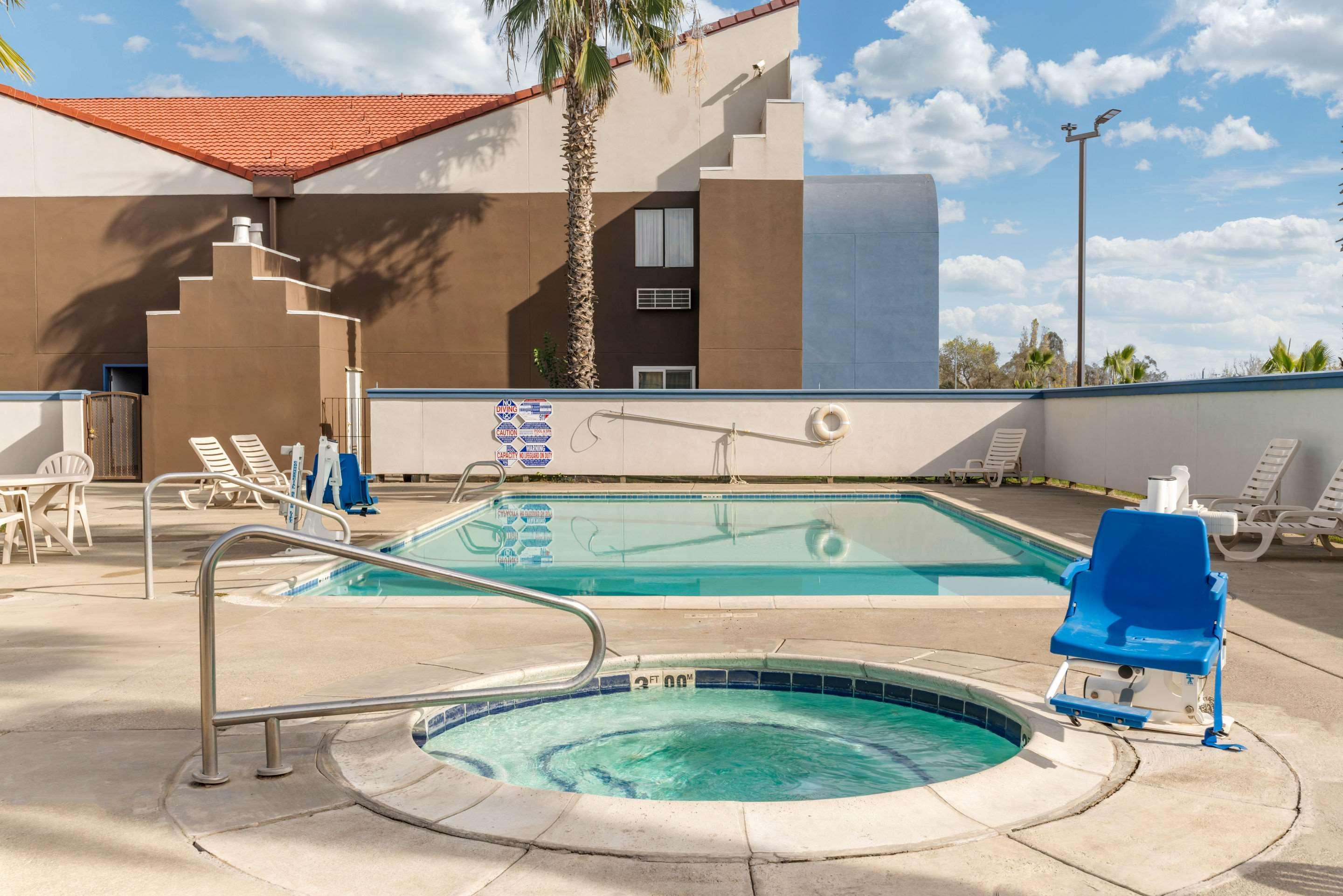 Quality Inn & Suites Vacaville Esterno foto
