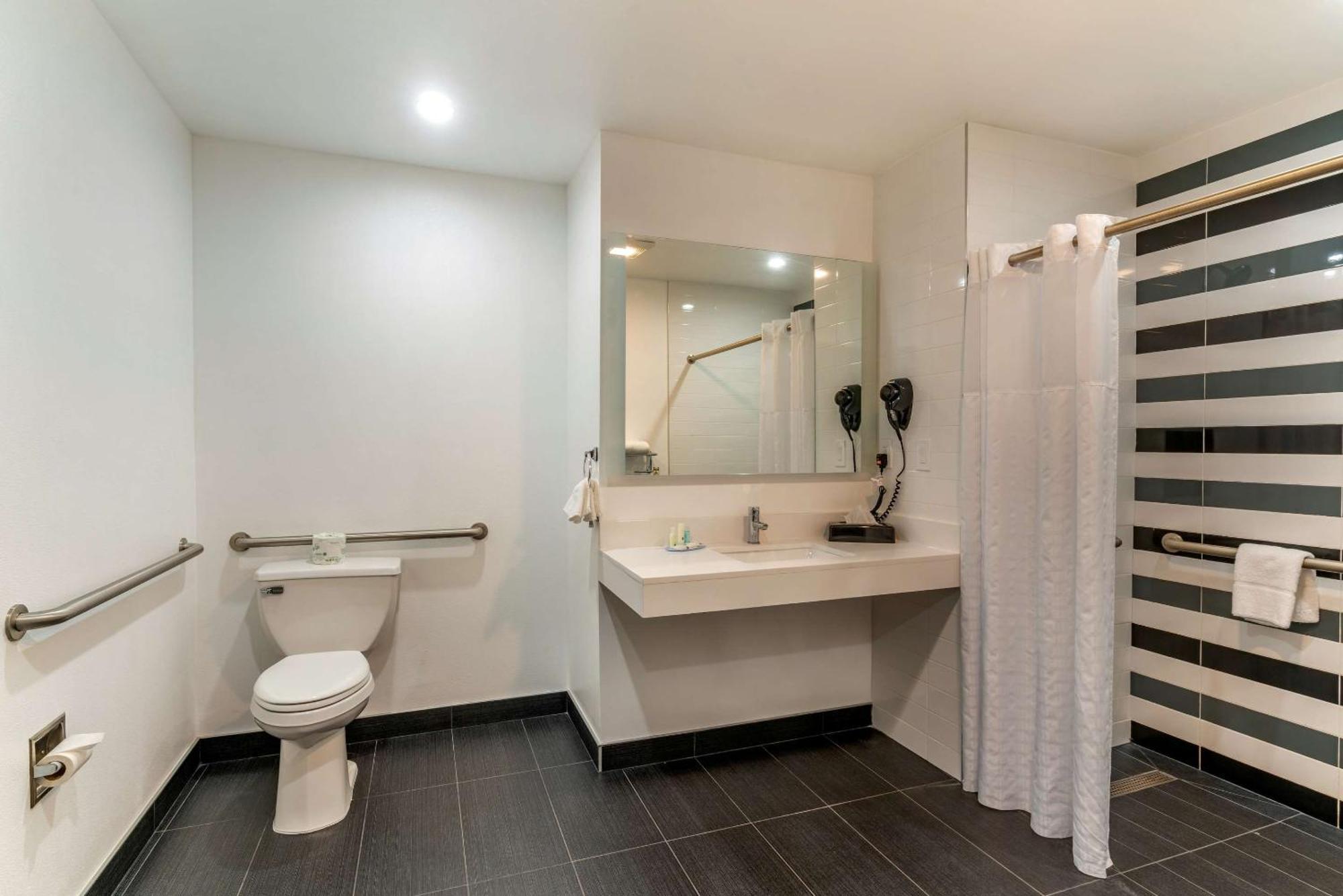 Quality Inn & Suites Vacaville Esterno foto