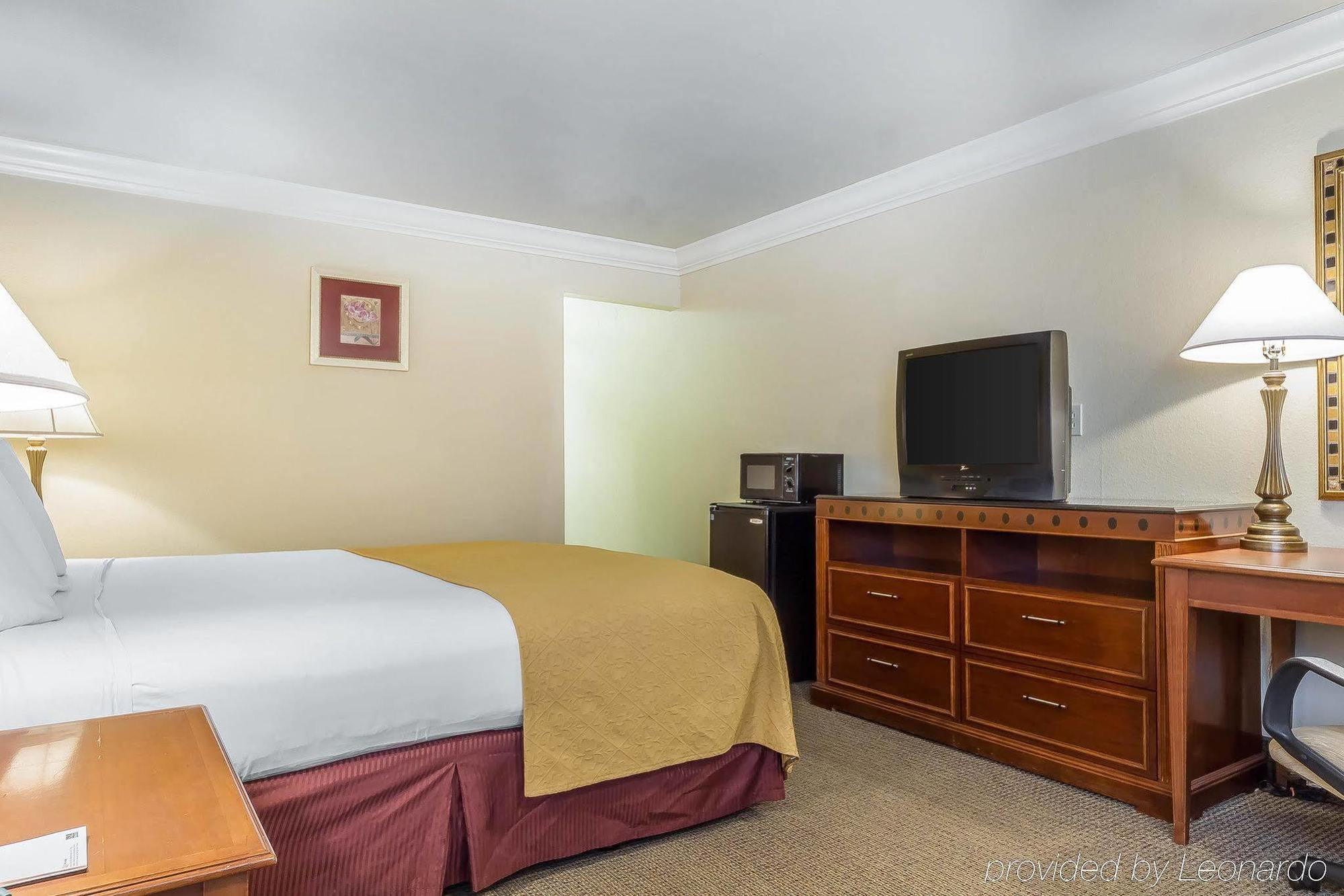 Quality Inn & Suites Vacaville Esterno foto